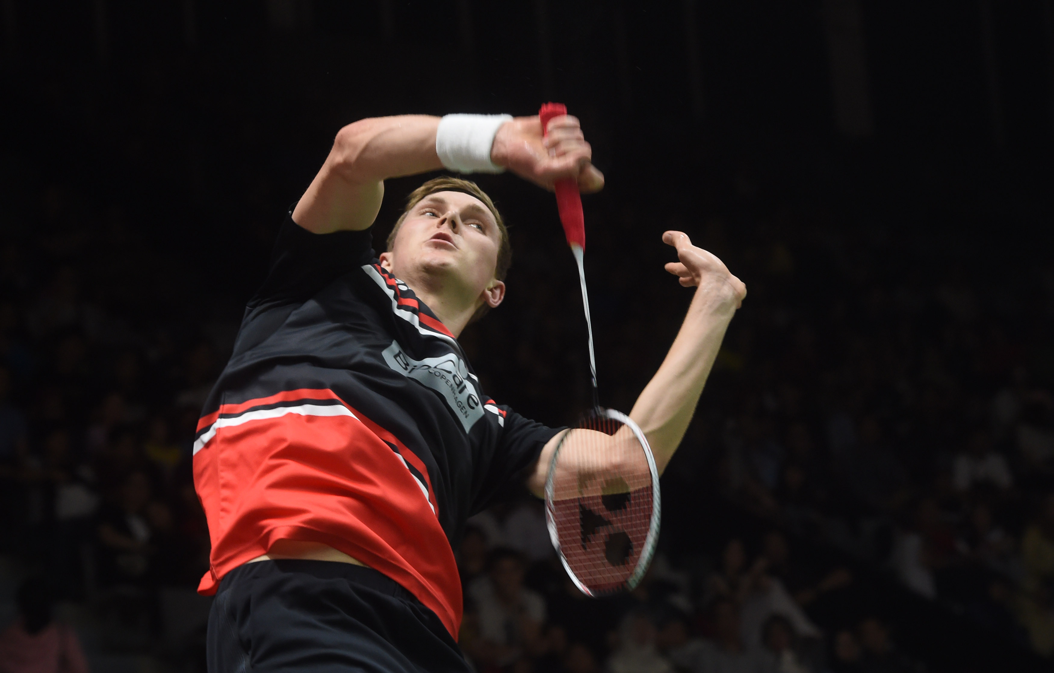 显现出他对 显现出他对