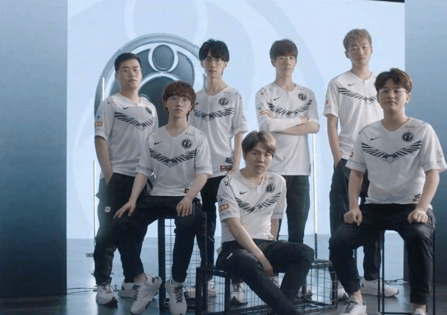 不仅是庆功 不仅是庆功